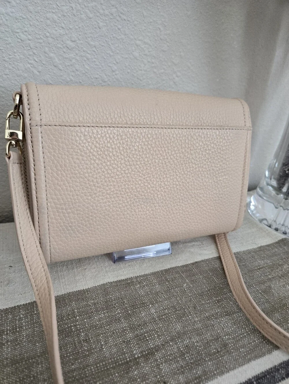 Tory Burch Thea Flat Wallet Crossbody Bag in a Soft Pink Pebbled Leather